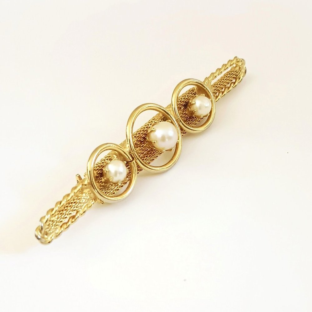 Vintage Gold Mesh Bar Brooch with 3 Pronged Faux Pearls. Ornate Collar Pin